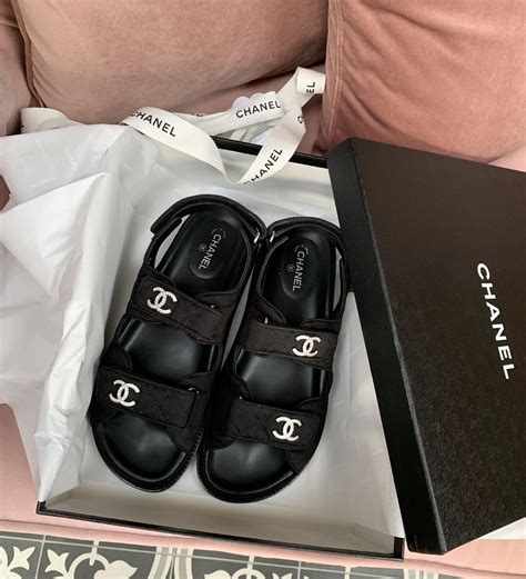 sandalo chanel colpiere con bbia|Chanel sandals canada.